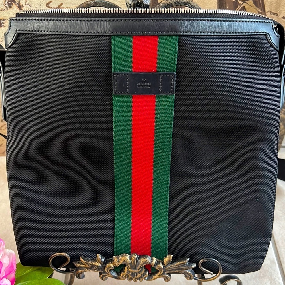 EUC GUCCI UNISEX MESSENGER LARGE BAG STYLE TECHNO WEB BLACK CANVAS